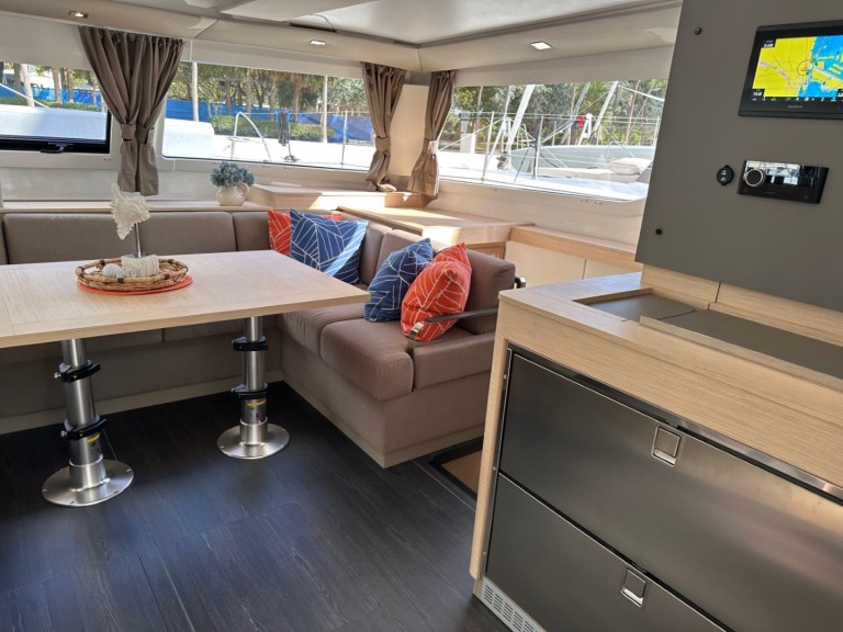 Location bateau Fountaine Pajot Elba 45 à Road Town sur Samboat
