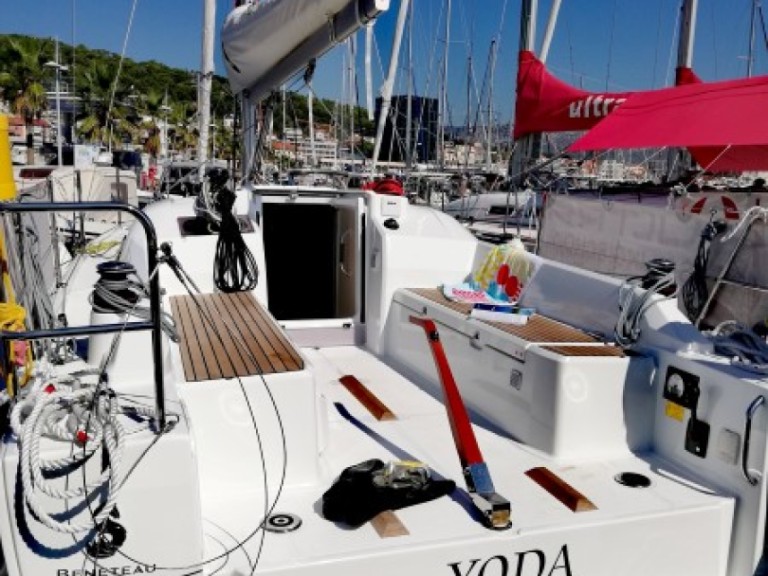 Location bateau Bénéteau Oceanis 30.1 à Pomer sur Samboat