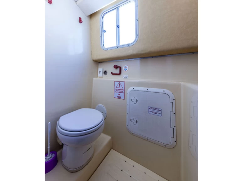 Location bateau Montesquieu-Lauragais pas cher Pénichette 1260 FR