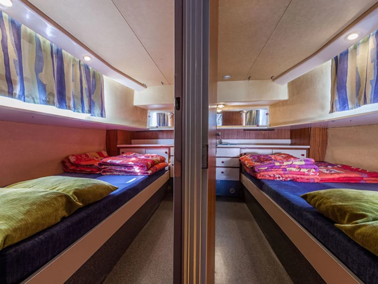 Location bateau Montesquieu-Lauragais pas cher Pénichette 1260 FR