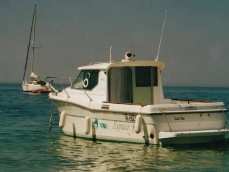 Location Bateau à moteur Ocqueteau avec permis