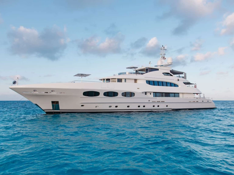 Louez un Heesen ODYSSEA à Costa Rica