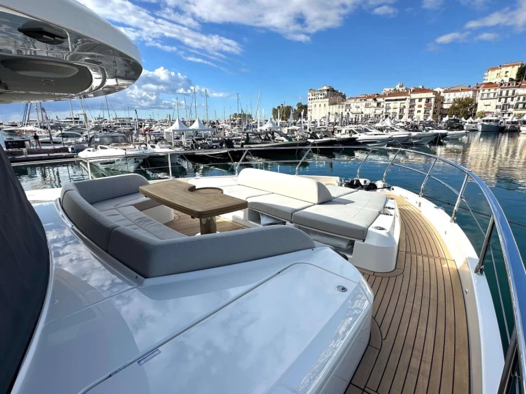 Location Yacht à Provence-Alpes-Côte d'Azur - Absolute SEMELA