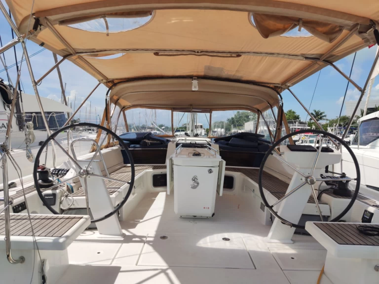 Location bateau Bénéteau Oceanis 51.1 à Le Marin sur Samboat