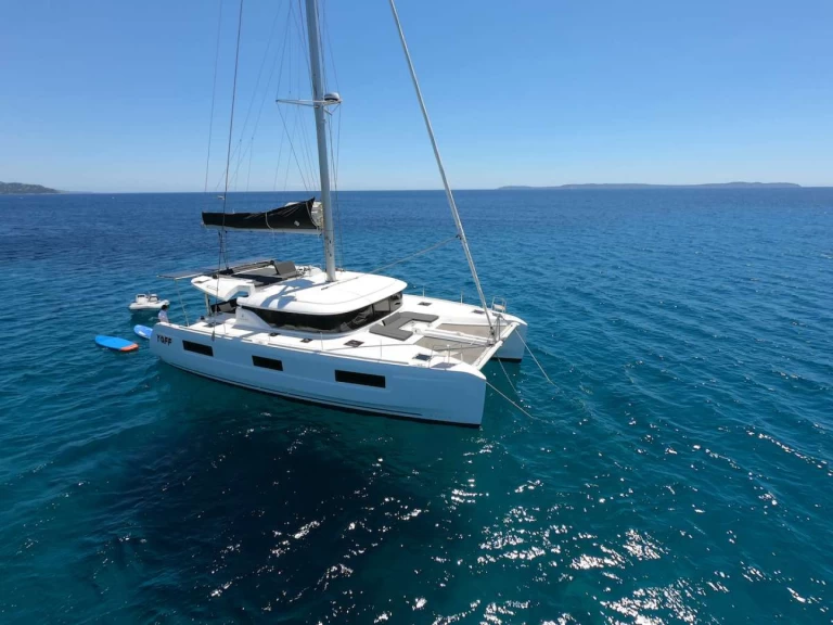 Location bateau Lagoon YOFF à Provence-Alpes-Côte d'Azur sur Samboat