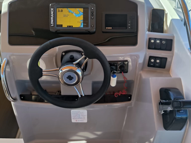 Jeanneau Cap Camarat 7.5 WA Serie 2 a louer à Cala d'Or