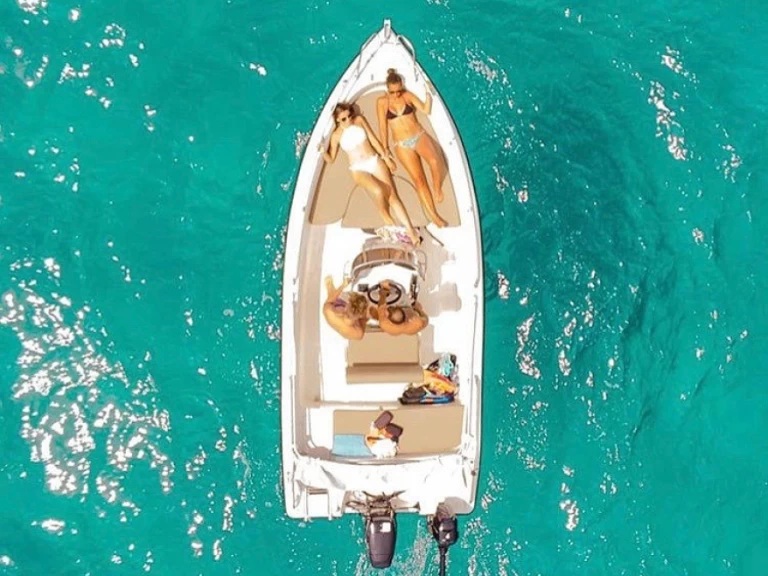 Louer Bateau à moteur avec ou sans skipper Poseidon à Chersonisos