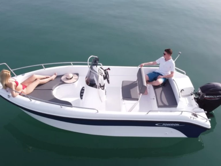 Location Bateau à moteur Poseidon avec permis