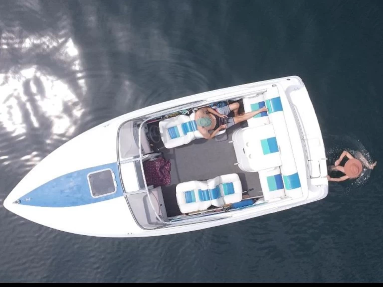Rinker Captiva 209 a louer à Cannobio