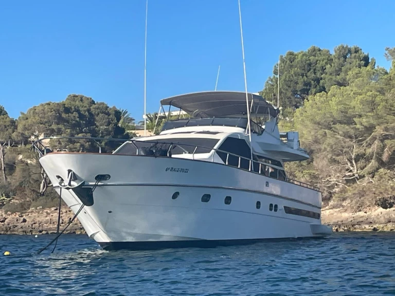 Location Yacht Antago avec permis