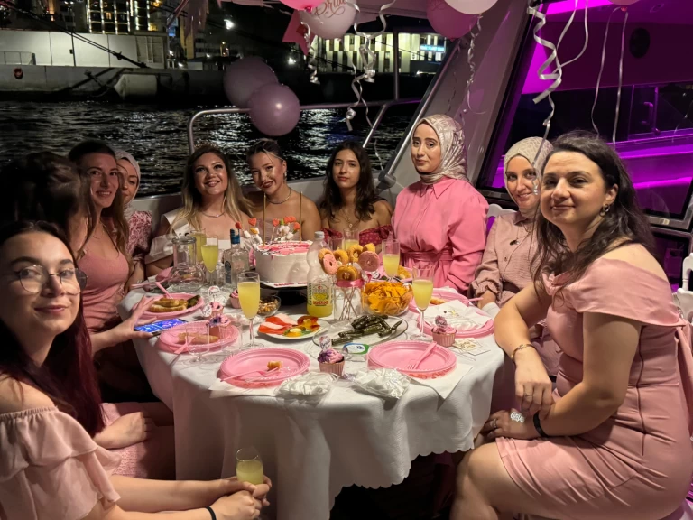 Location bateau Vip costom made à Beşiktaş sur Samboat