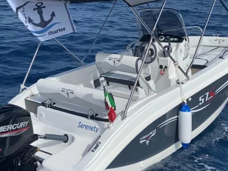 Location Bateau à moteur Trimarchi avec permis
