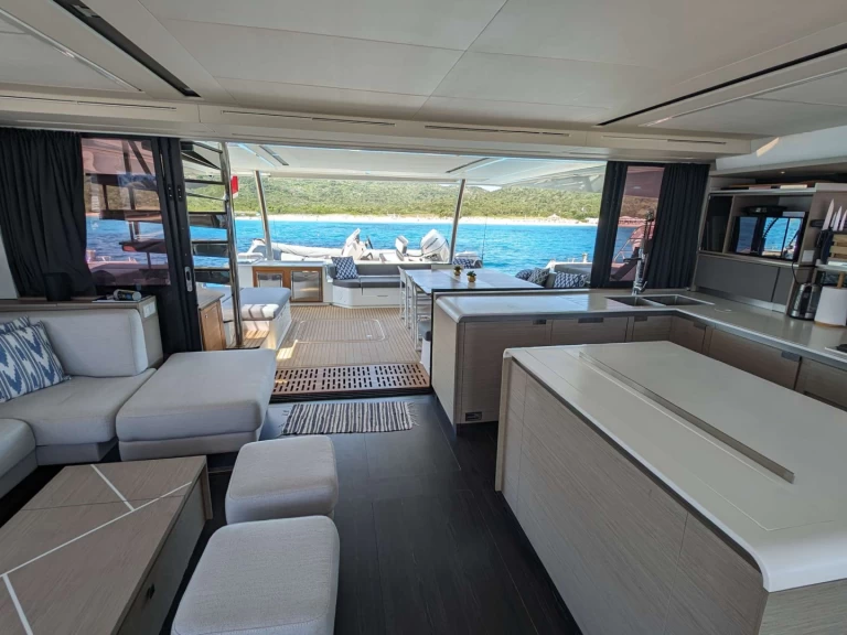 Location à Naples - Fountaine Pajot INSPIRANTE sur SamBoat