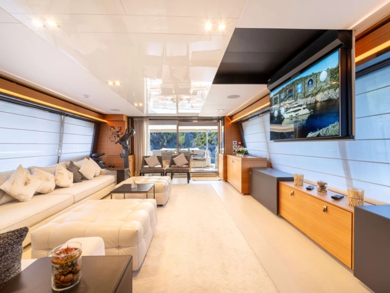 Location Yacht Custom Line avec permis