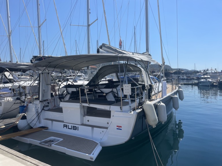 Louer Voilier avec ou sans skipper Hanse à Sibenik