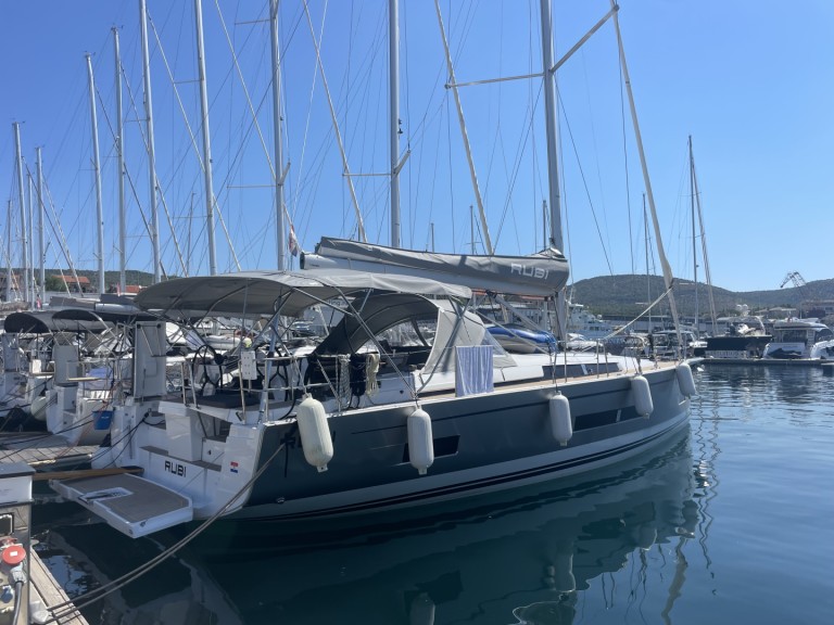 Voilier à louer à Sibenik au meilleur prix