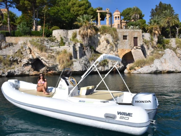 Semi-rigide à louer à Trapani au meilleur prix