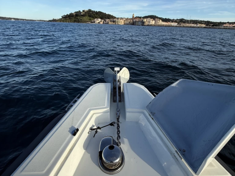 Location bateau Saver MG 698 à Port Grimaud sur Samboat