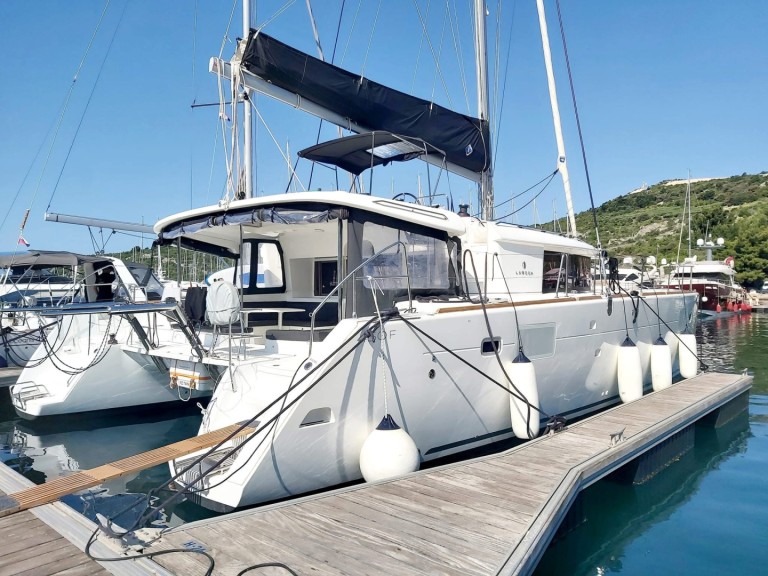 Louer Catamaran avec ou sans skipper Lagoon à Primošten