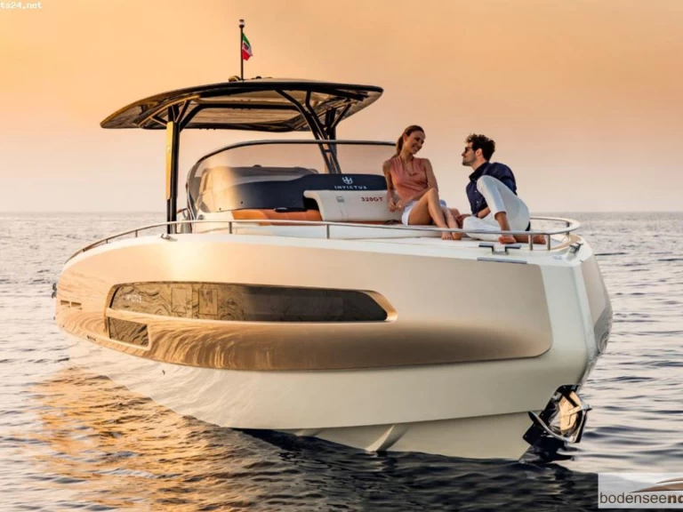 Location à Mandelieu-la-Napoule - Invictus  320 gts sur SamBoat