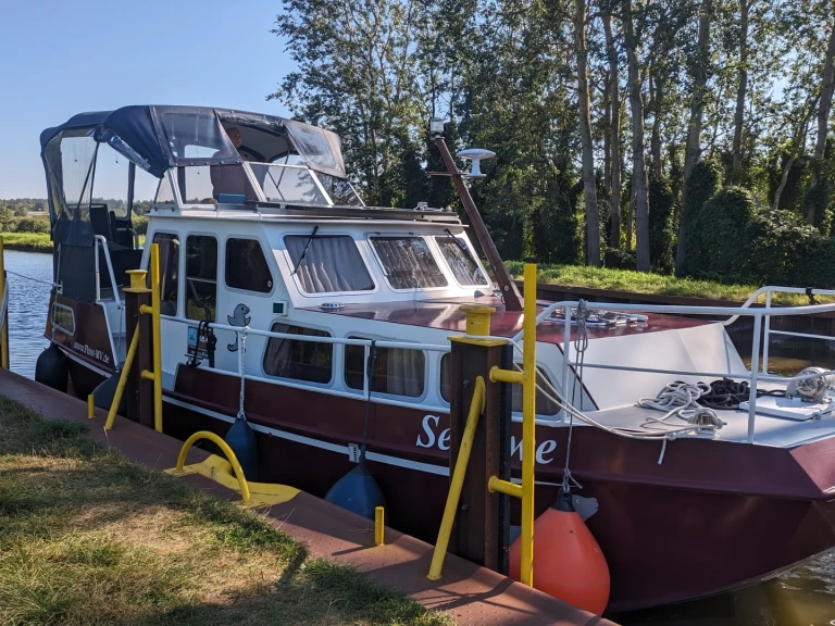 Louez un Termeer Yachting Rogger 850 AK à Neustrelitz