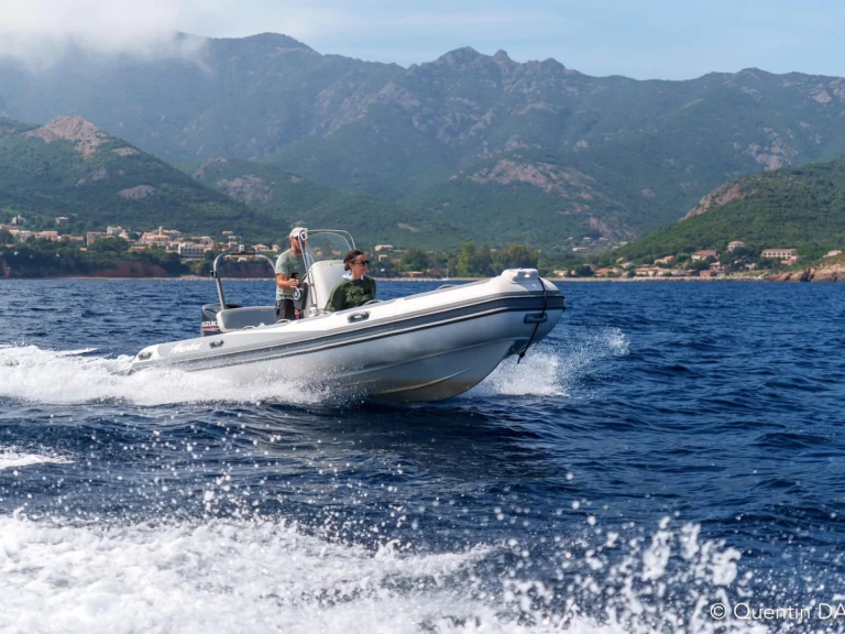 Adventure vesta 585 a louer à Galéria