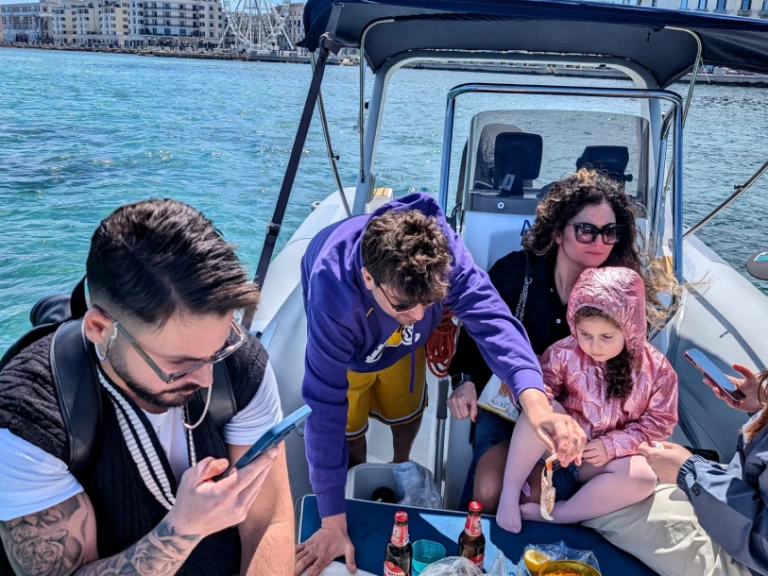 Location Semi-rigide à Bari - Novamarine 667 top