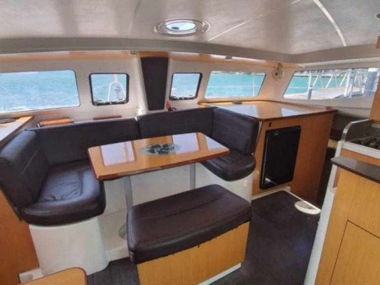 Louez un Fountaine Pajot Mahe 36 à Propriano