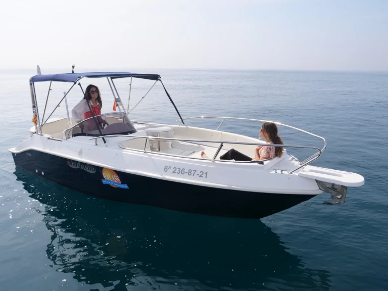 Bateau à moteur à louer à Empuriabrava au meilleur prix