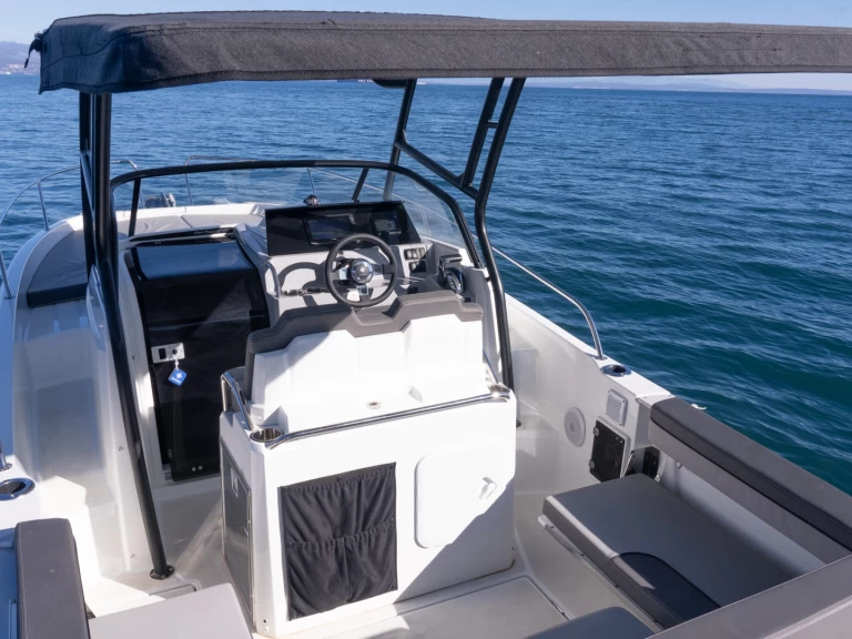 Location Bateau à moteur à Ičići - Jeanneau Cap Camarat 7.5 WA