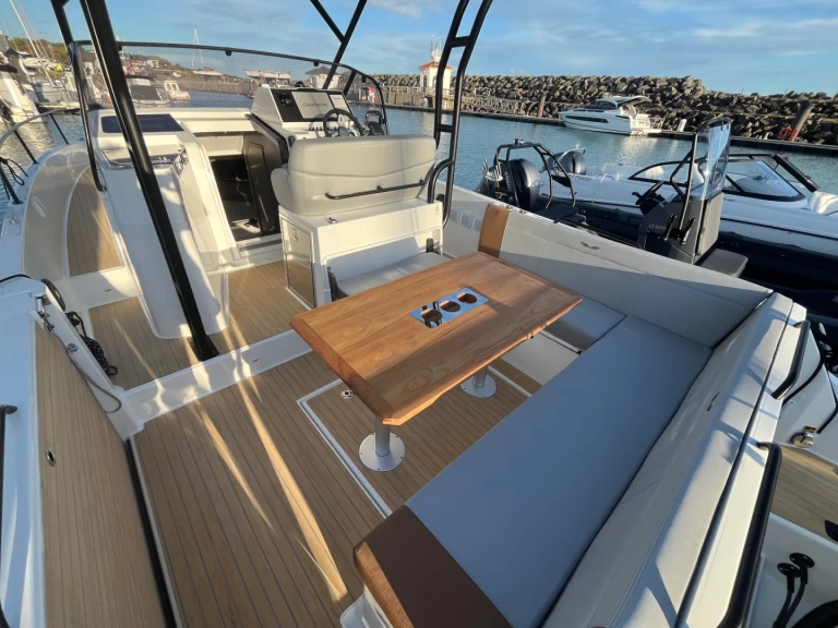 Louer Bateau à moteur avec ou sans skipper Bénéteau à Port Bourgenay