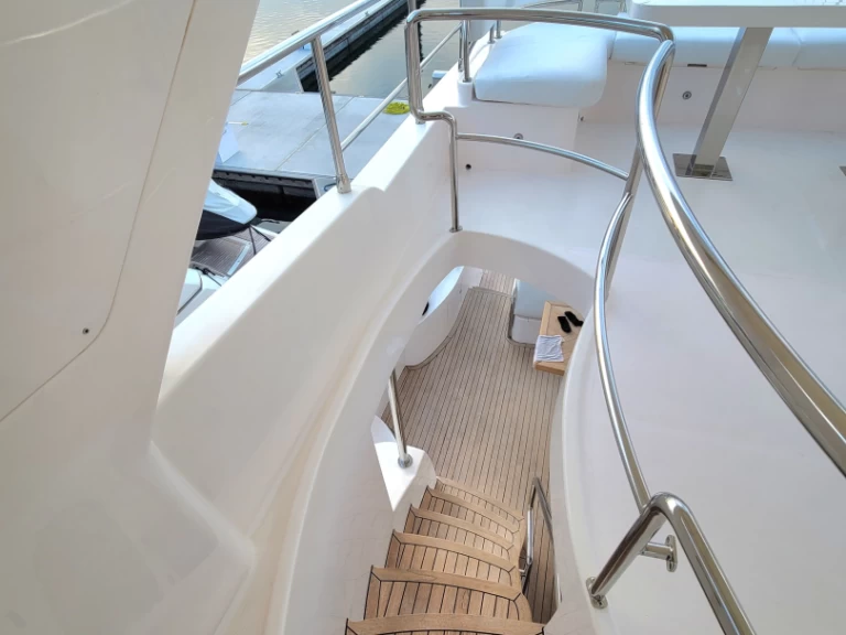 Location Yacht Gulf Craft - Majesty Yachts avec permis