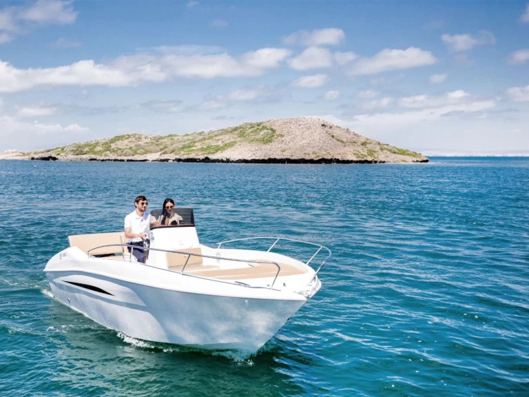 Louer Bateau à moteur avec ou sans skipper Astilux à Valence
