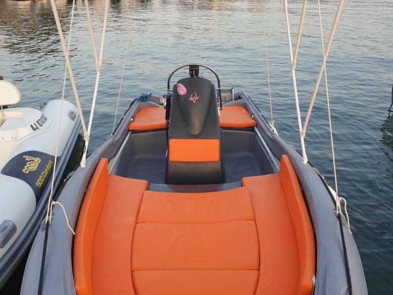 Bateau à moteur à louer à Cogolin au meilleur prix