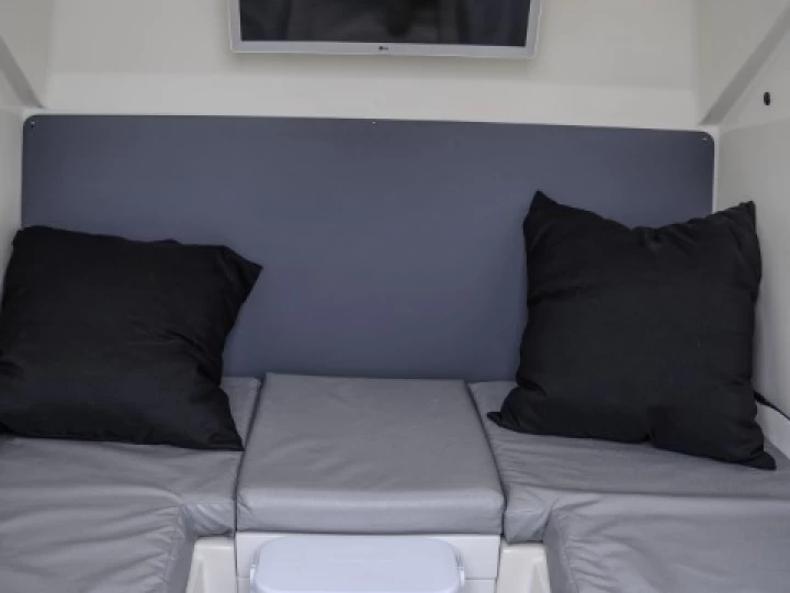 Location Semi-rigide Nuova Jolly avec permis