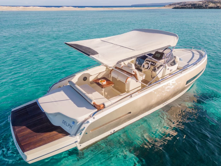 Bateau à moteur à louer à Marina Botafoch au meilleur prix