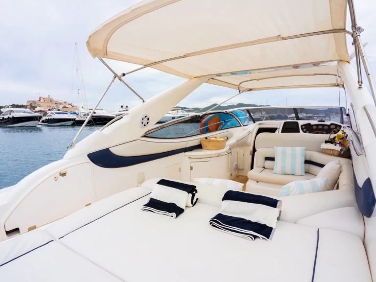 Location Bateau à moteur Sunseeker avec permis