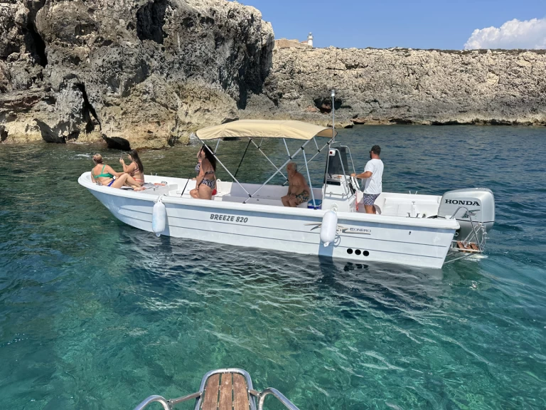 Louez un Conero Breeze 820 à Marzamemi