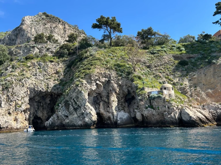 Location bateau Aquabat Sport Infinity 850 Lux à Giardini-Naxos sur Samboat