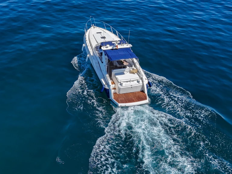 Location Bateau à moteur Sunseeker avec permis