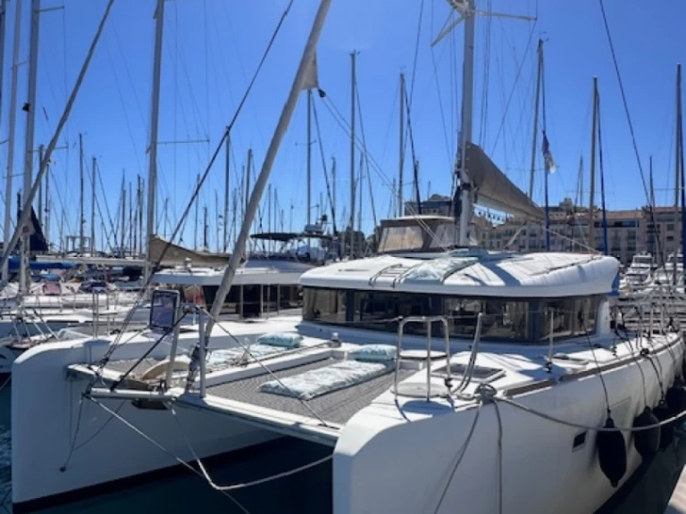 Catamaran à louer à Cannes au meilleur prix