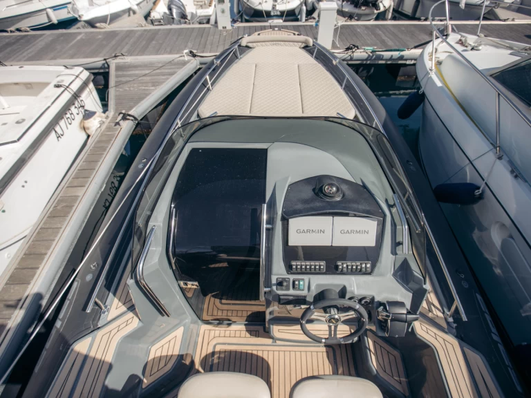 Bateau à moteur à louer à Porticcio au meilleur prix