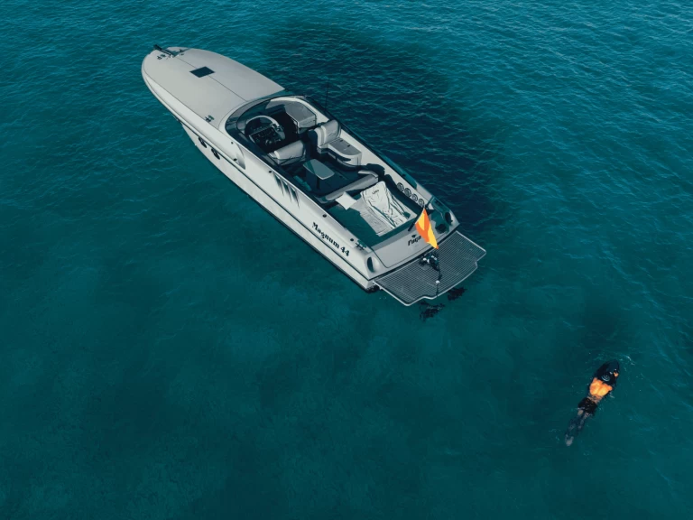 Location bateau Ibiza (Ville) pas cher Magnum Marine 44'