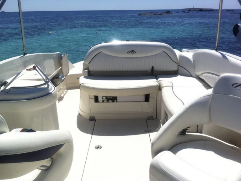 Bateau à moteur à louer à Marina Ibiza au meilleur prix