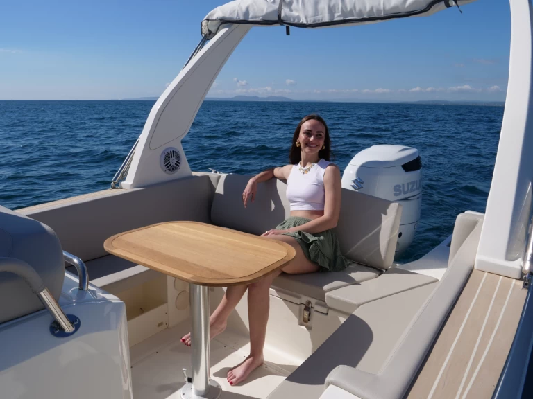 Location bateau Roses pas cher Tempest 800