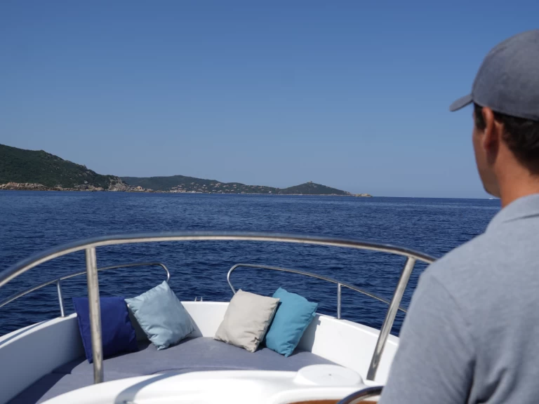 Louer Bateau à moteur avec ou sans skipper Jeanneau à Propriano