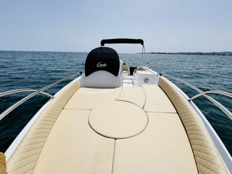 Louer Bateau à moteur avec ou sans skipper Gaia à Benalmádena