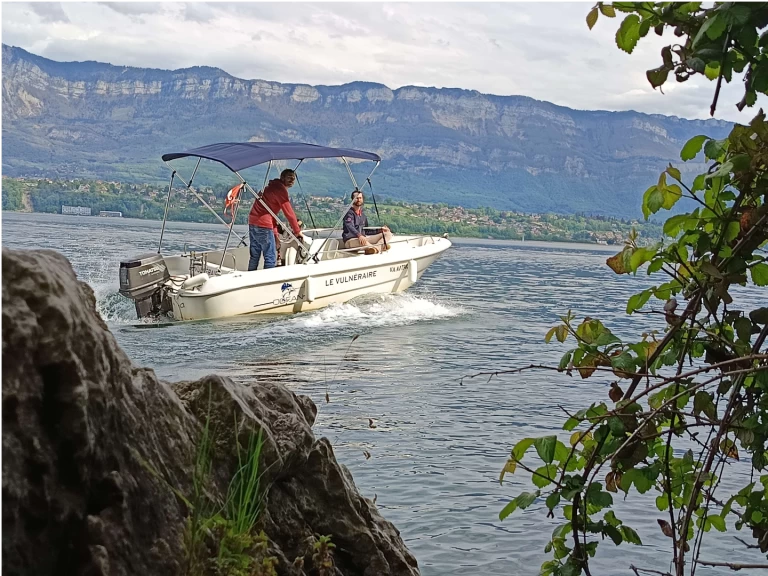Sessa Marine Ocean 450 a louer à Le Bourget-du-Lac