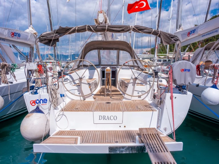 Location bateau Fethiye pas cher Hanse 445