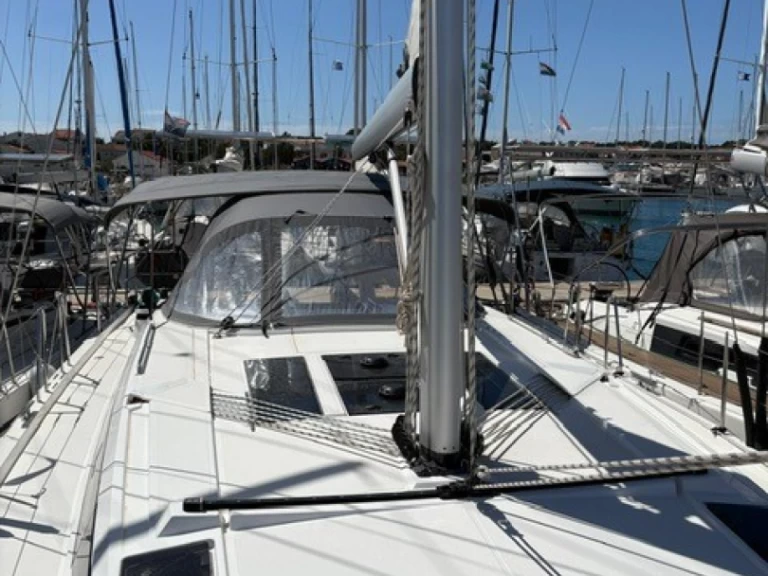 Location bateau Jezera pas cher Bavaria C46